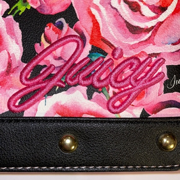 🍒JUICY COUTURE 🍒CROSSBODY BAG SEE PICTURES FOR MEASUREMENTS 🍒 - Picture 9 of 14